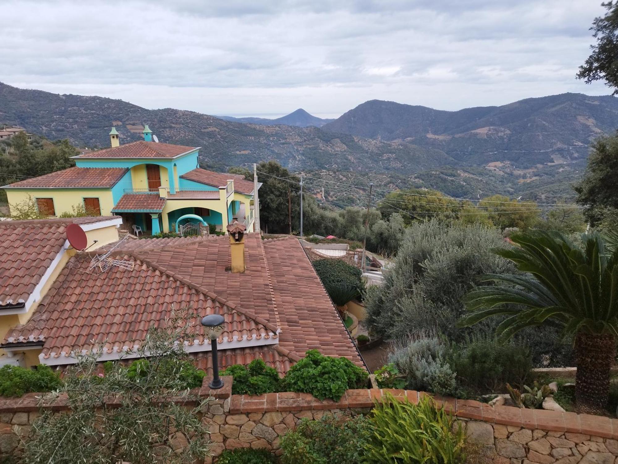 Appartamenti La Collina Jerzu Екстериор снимка