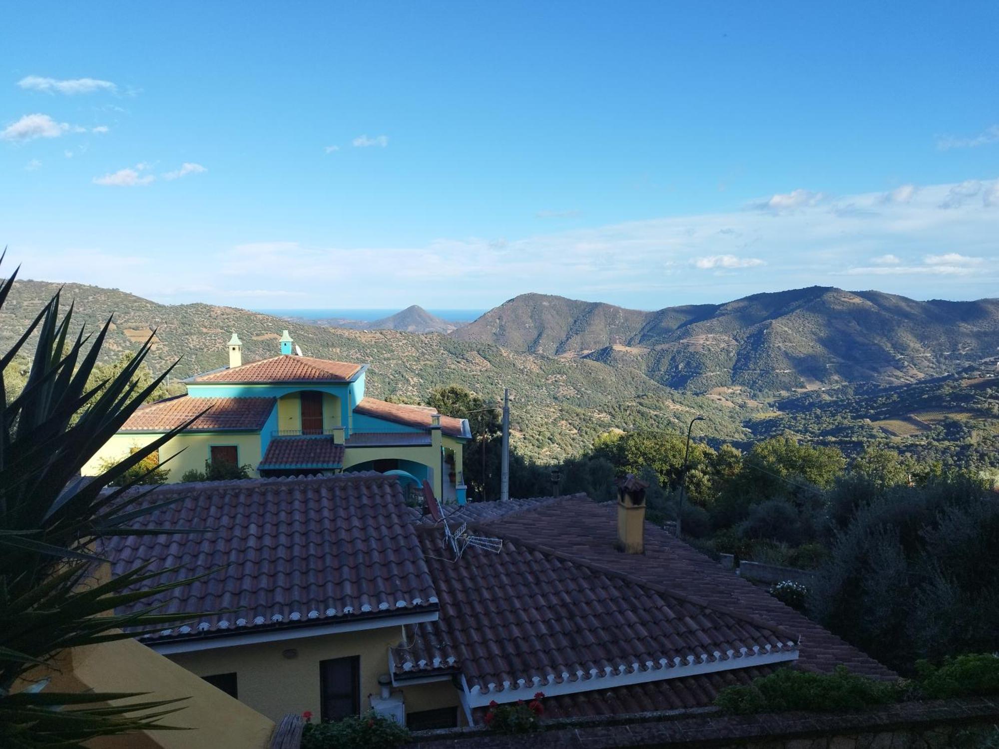 Appartamenti La Collina Jerzu Екстериор снимка