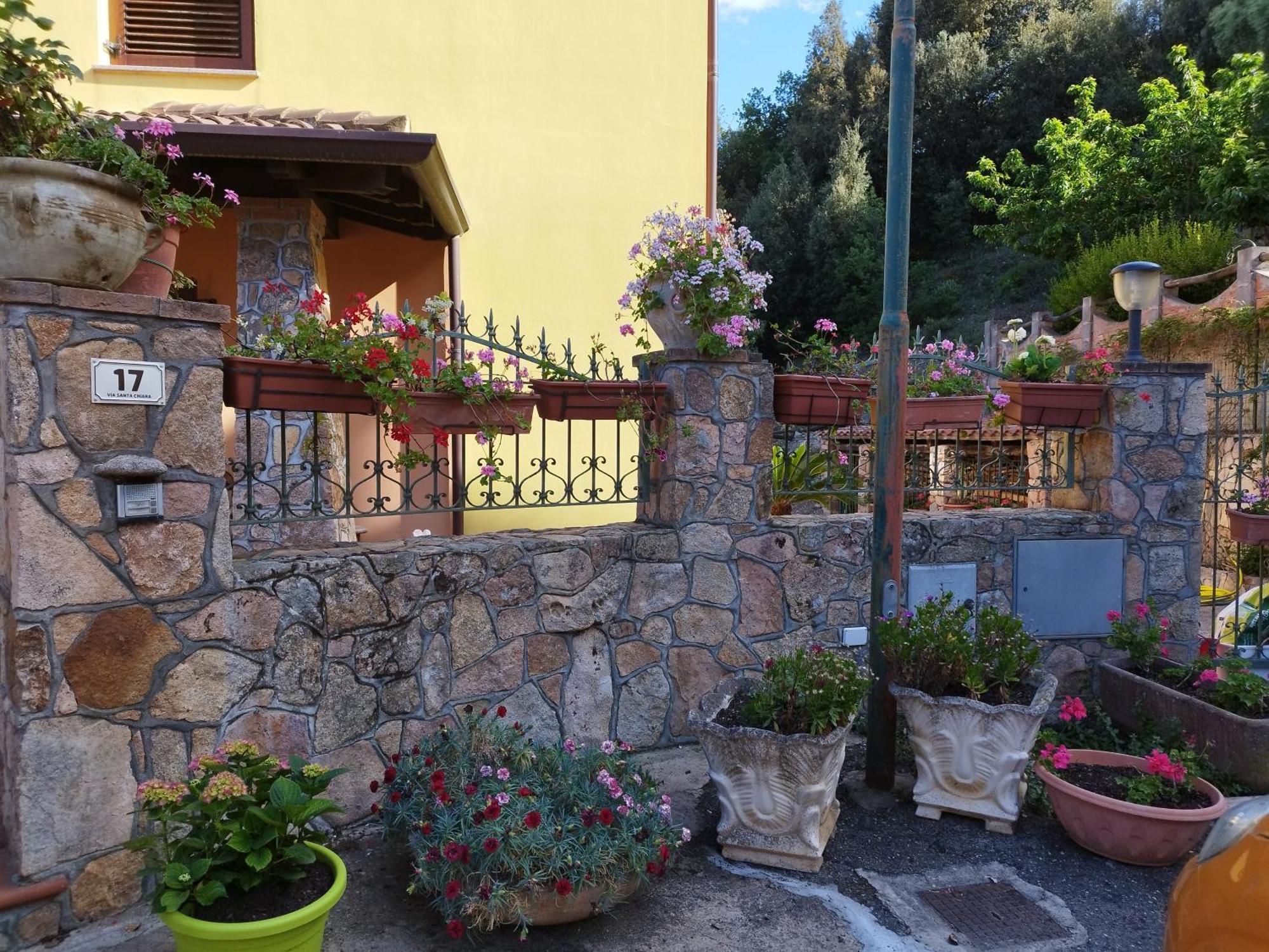 Appartamenti La Collina Jerzu Екстериор снимка