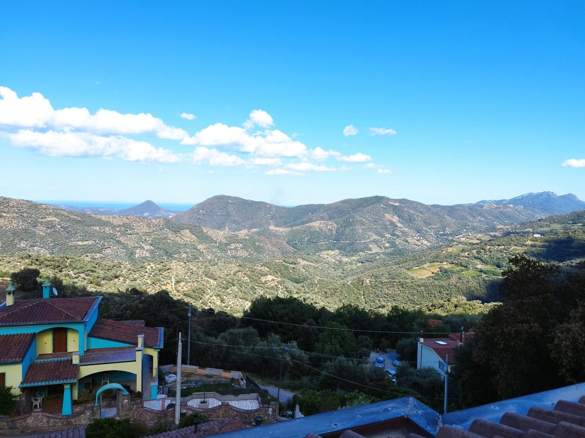 Appartamenti La Collina Jerzu Екстериор снимка