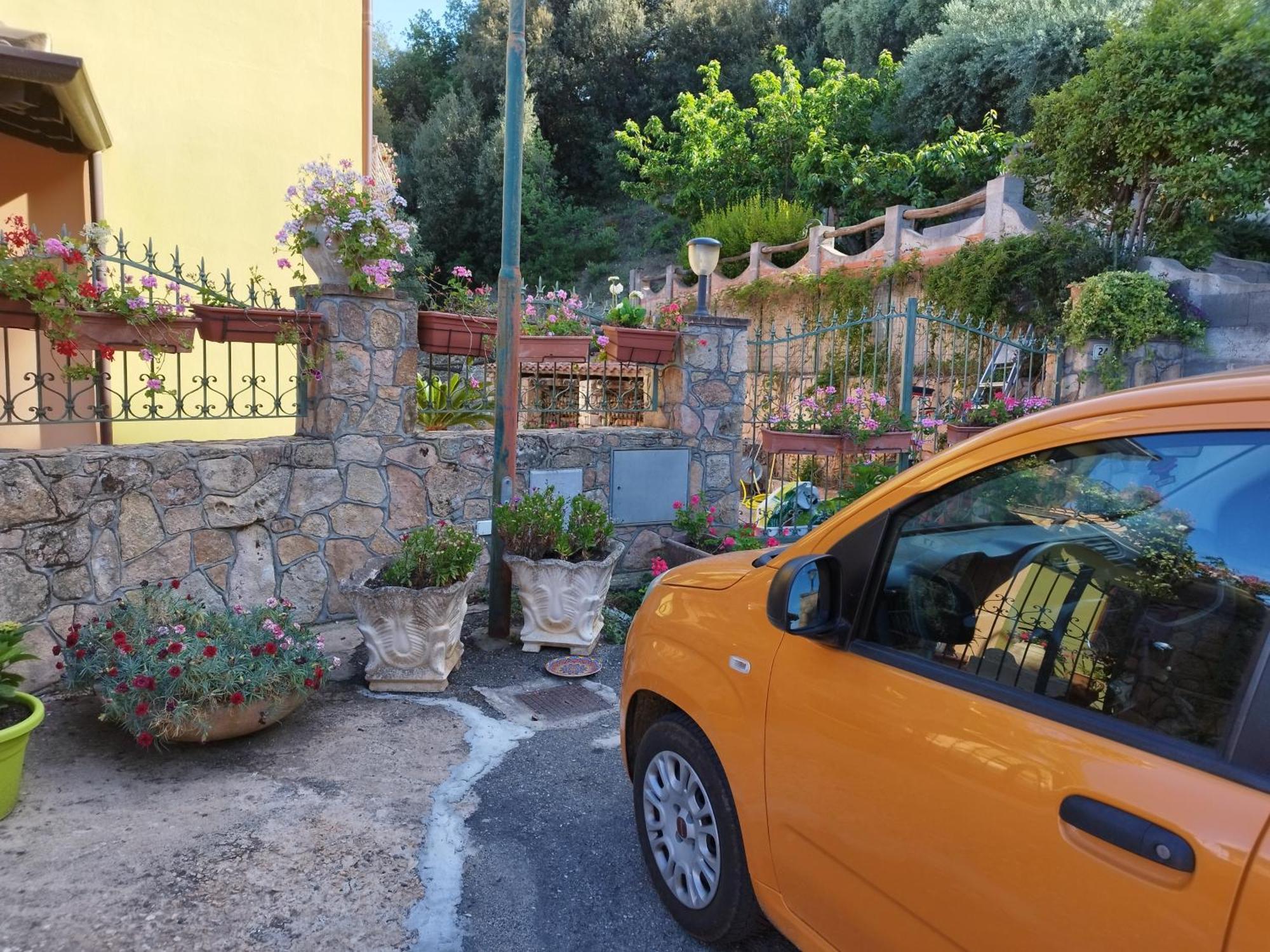 Appartamenti La Collina Jerzu Екстериор снимка