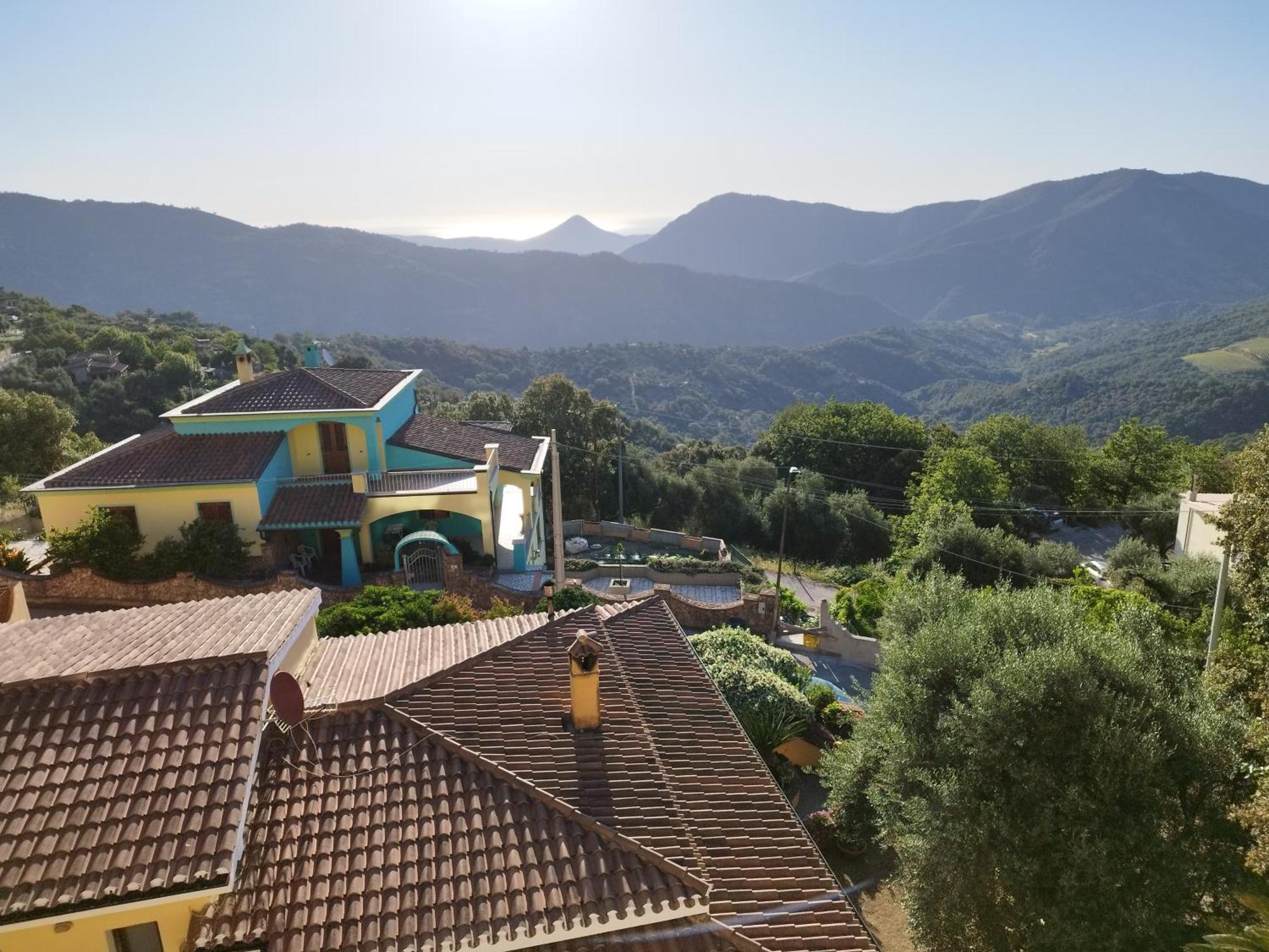 Appartamenti La Collina Jerzu Екстериор снимка