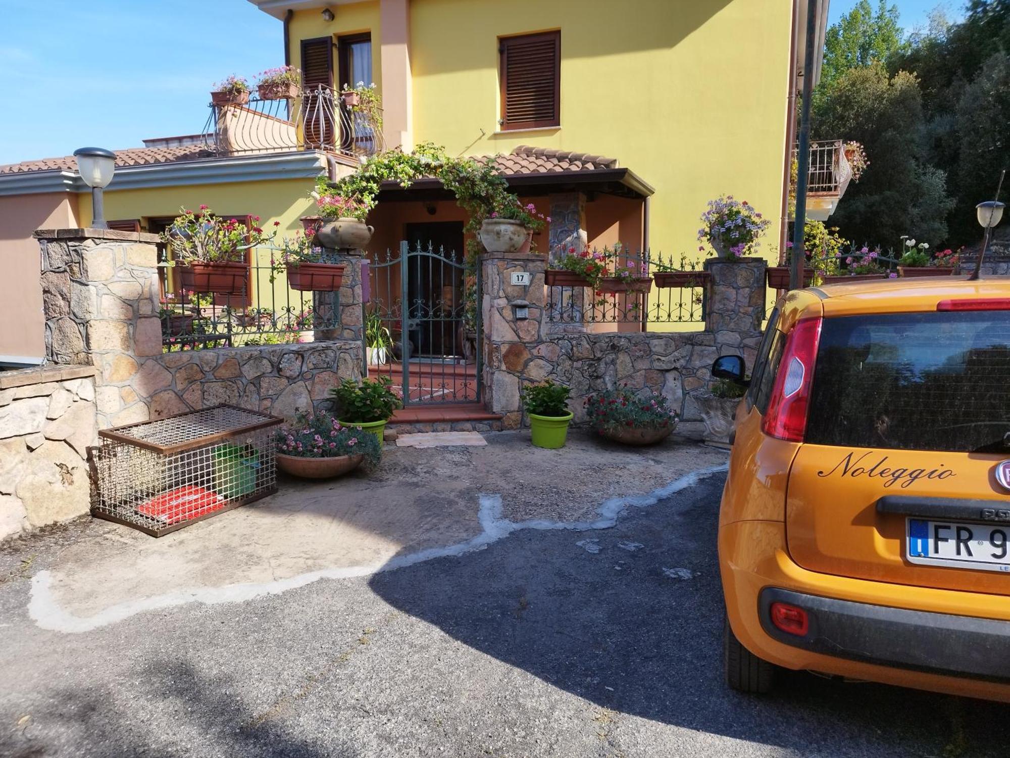 Appartamenti La Collina Jerzu Екстериор снимка