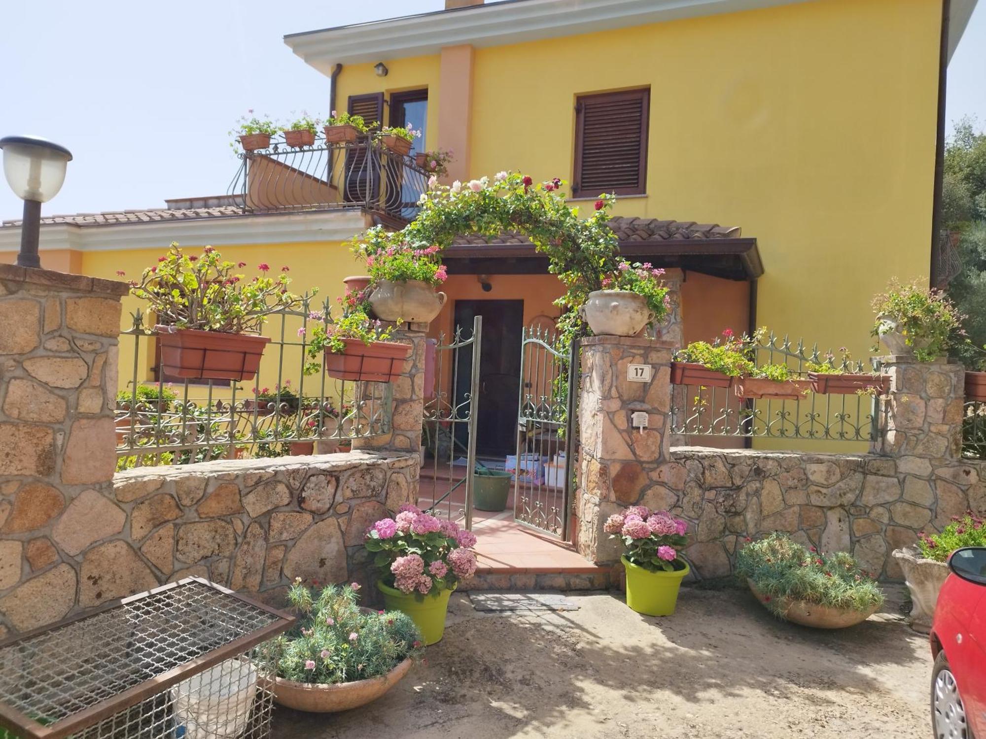 Appartamenti La Collina Jerzu Екстериор снимка