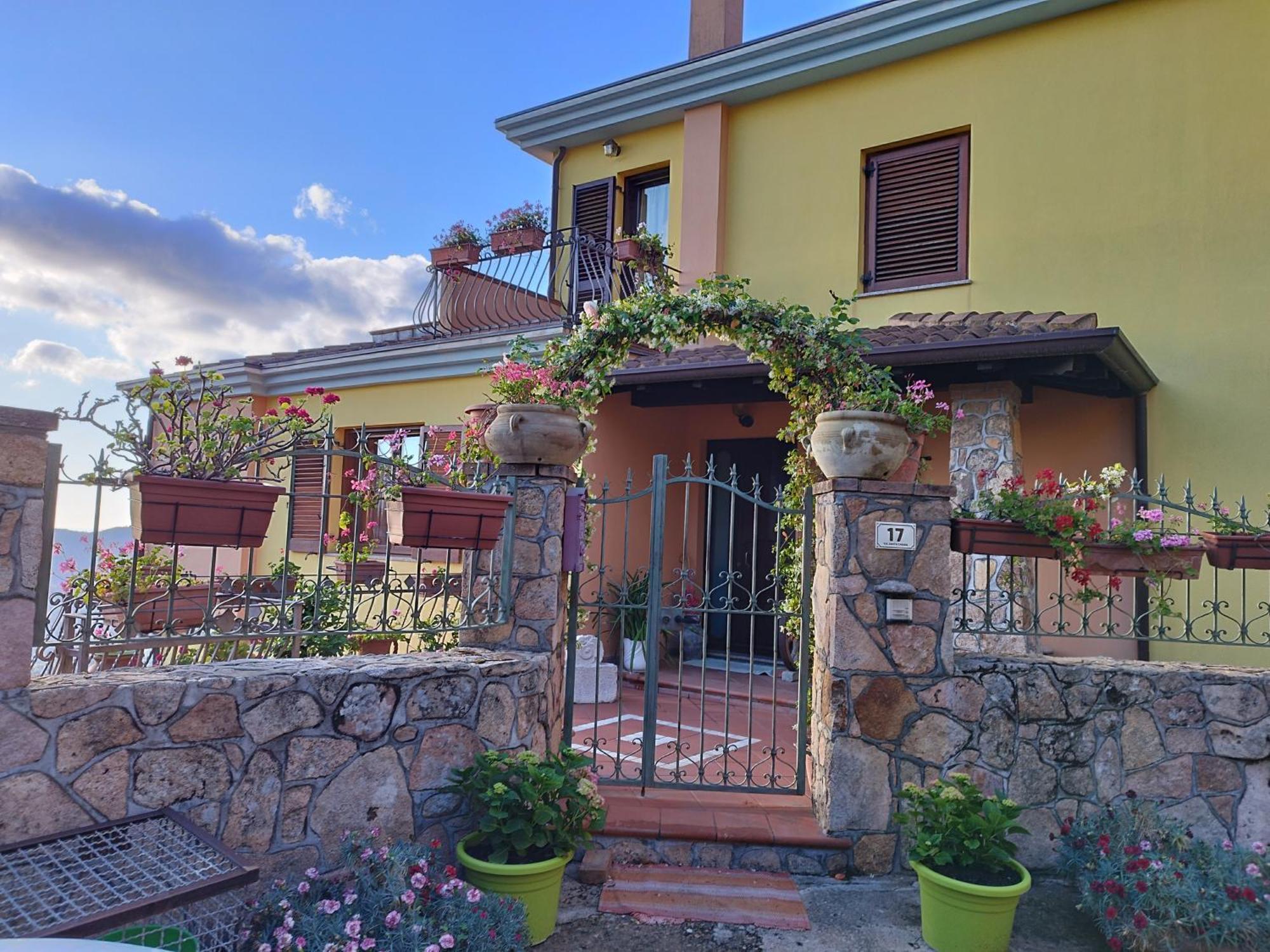 Appartamenti La Collina Jerzu Екстериор снимка