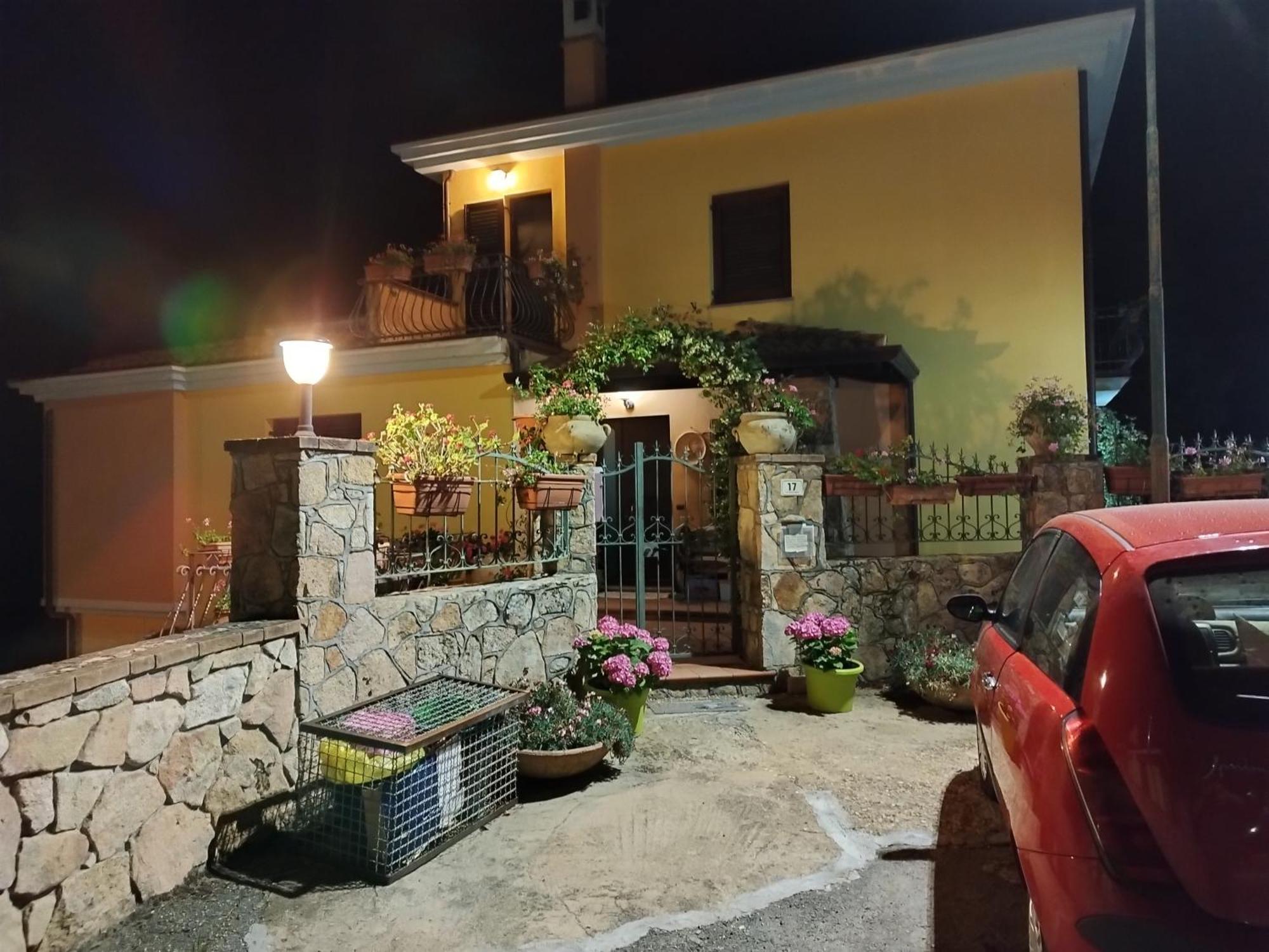 Appartamenti La Collina Jerzu Екстериор снимка