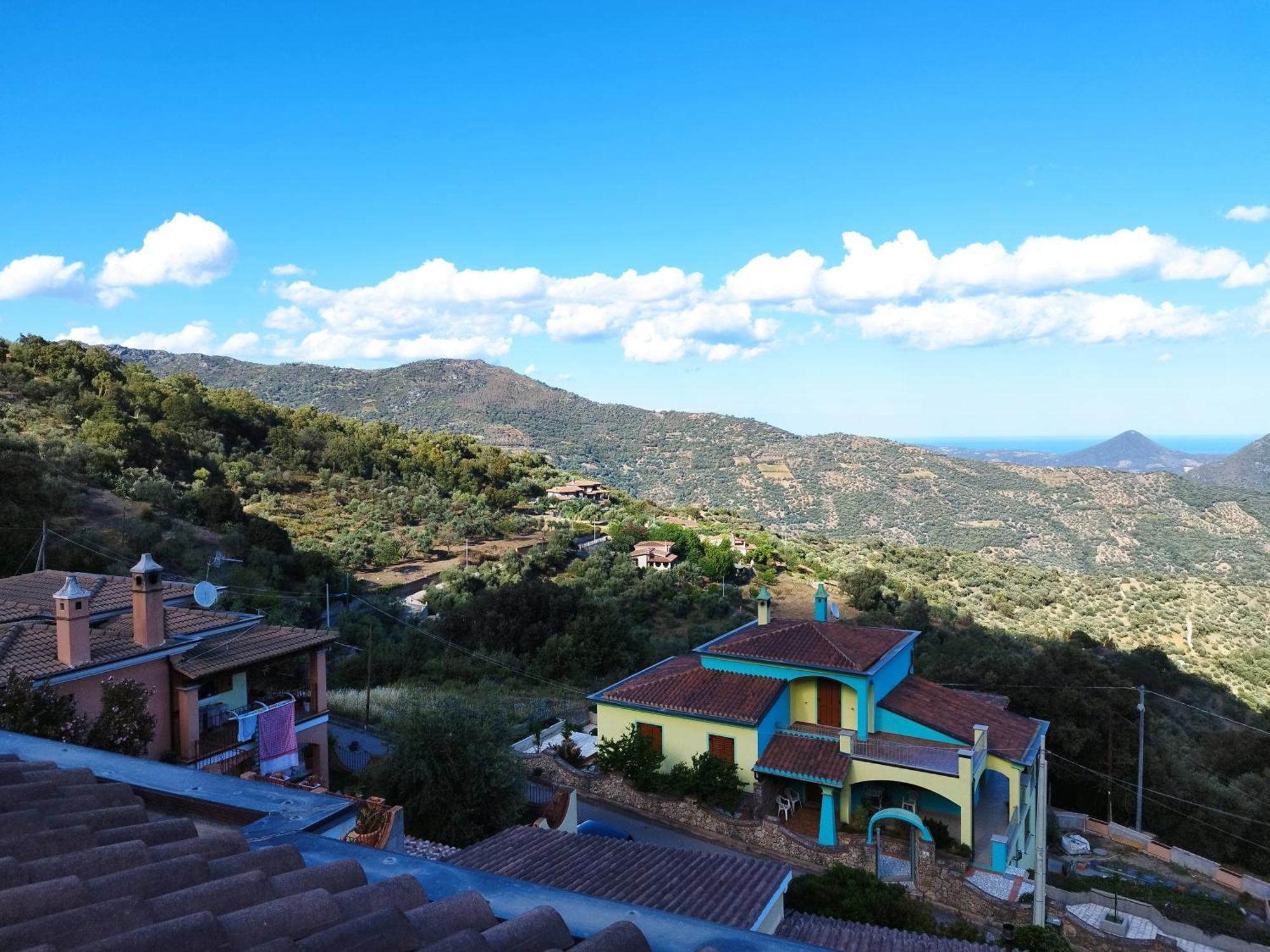 Appartamenti La Collina Jerzu Екстериор снимка
